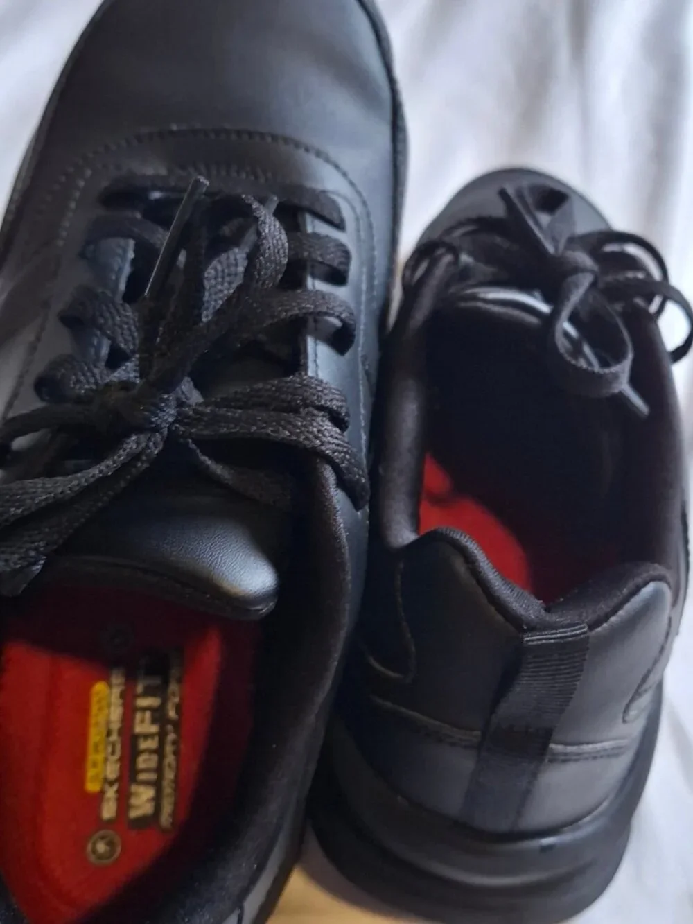 Skechers Black Leather Sneakers Wide Fit  Size 6.5 Casual Athletic Shoes